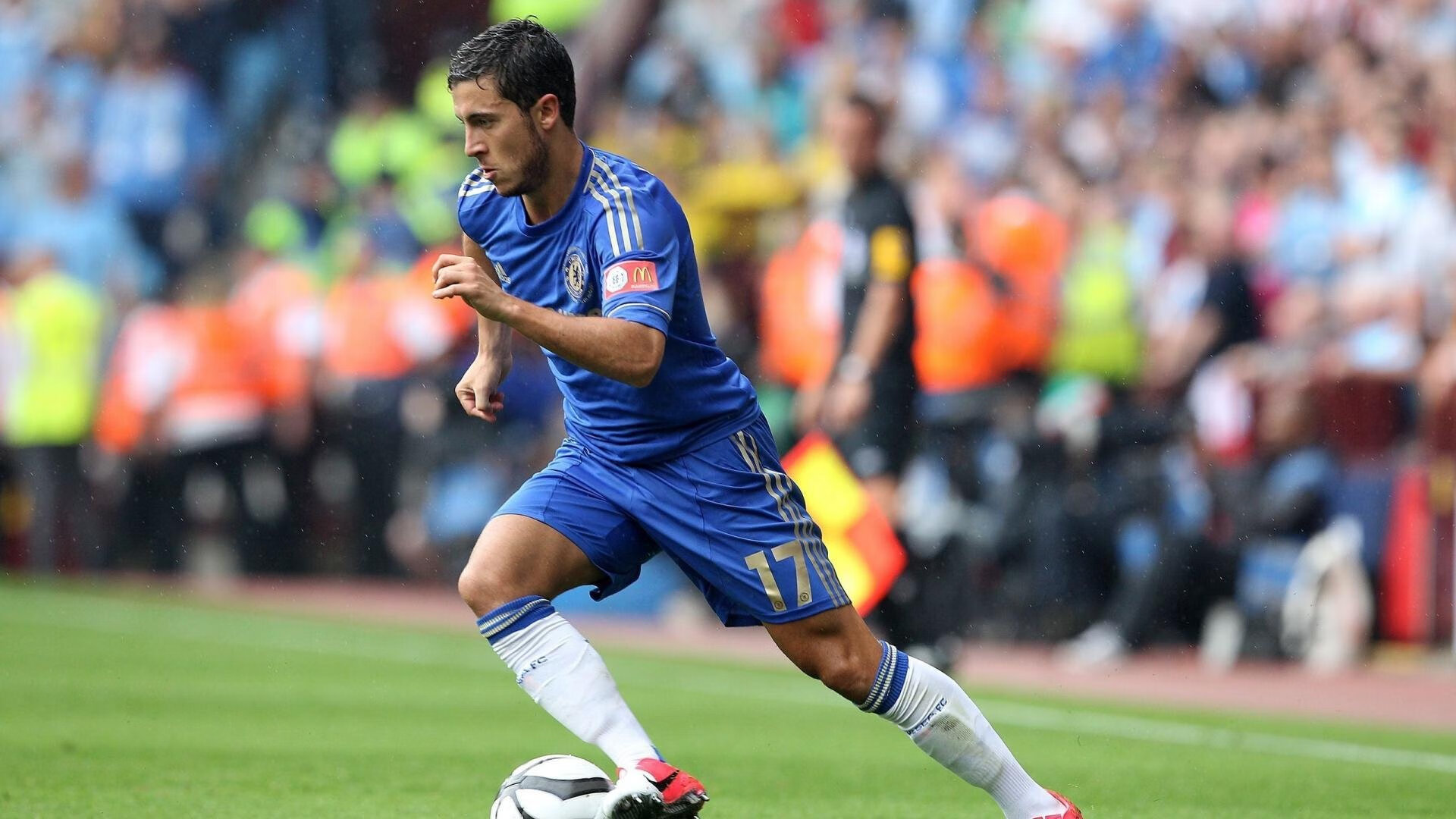 《王者荣耀》年度总决赛现场火爆,百万玩家观看在线直播,王者荣耀总决赛直播回放